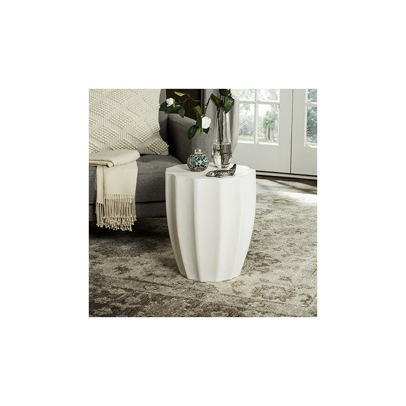 Safavieh Jaslyn Indoor/Outdoor Modern Concrete Round 17.7-inch H Accent Table - Ivory (VNN1010B)