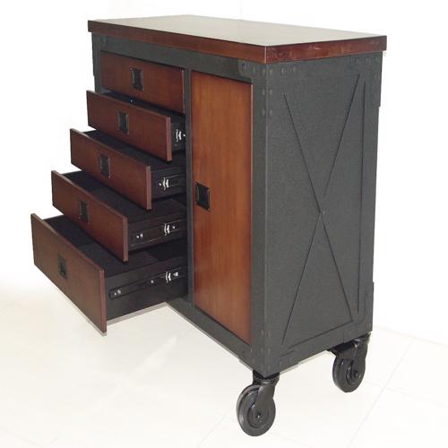 Duramax 48"x24" Rolling Tool Chest - 5 Drawers (68005) This tool chest has 5 drawers to help you keep your belongings safe. 