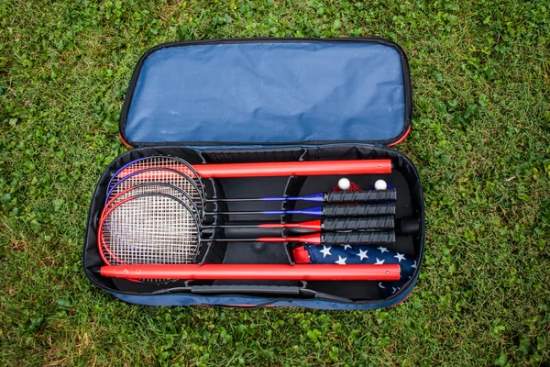 Escalade Sports Triumph Portable Patriotic Badminton Set (35-7450-3) This badminton set comes with four rackets, two shuttlecocks, net, and carrying case. 