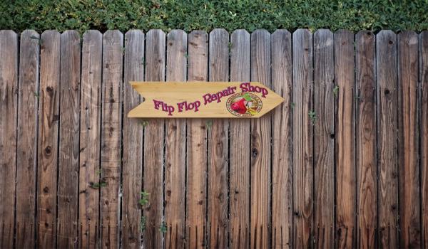 Margaritaville Directional Garden Sign - Flipflop Repair Shop (PSSA23-MV-1) This will add beauty to your outdoor or patio area. 