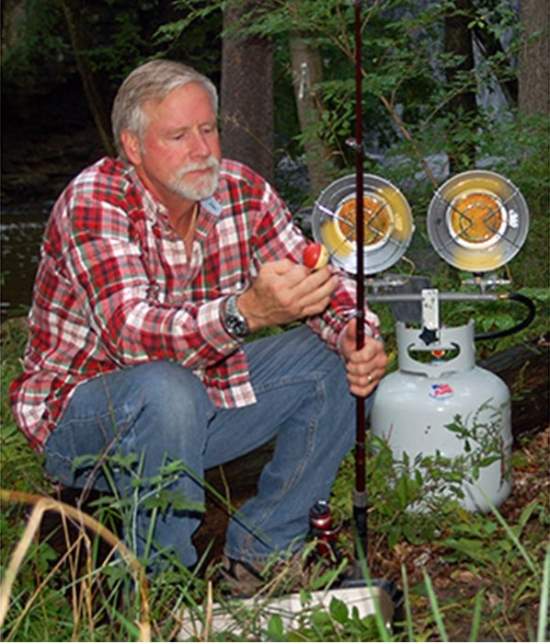 Mr. Heater Double Tank Top Heater - 30,000 BTU (F242650) Provides you the light that you need during your fishing at night. 