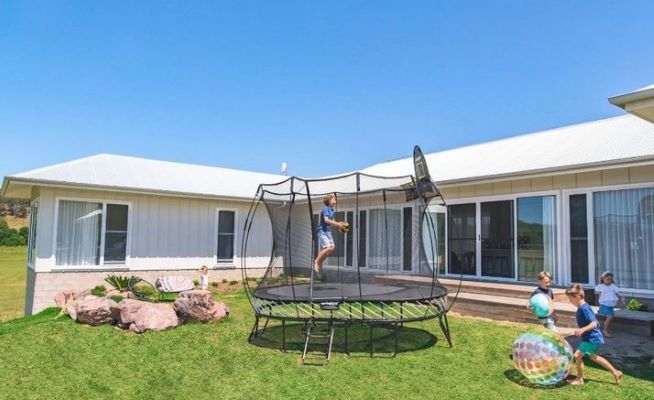 Springfree 8x11 Medium Oval Trampoline (077) This trampoline provides a new level of safety and enjoyment to your kids. 
